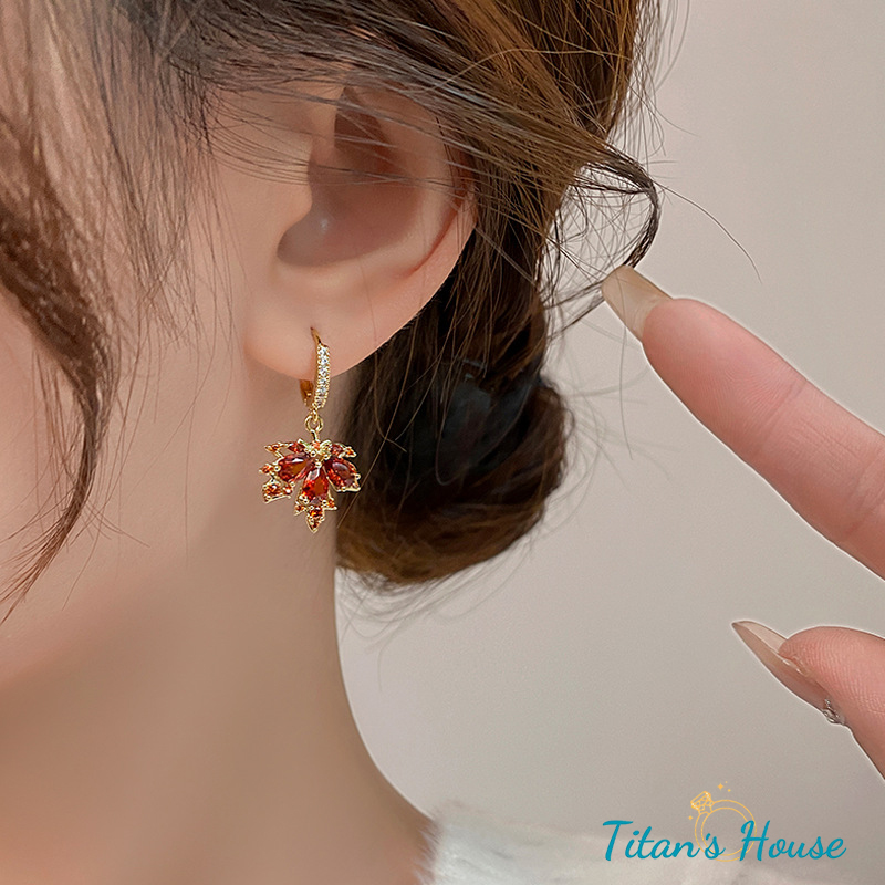 Hoa tai lá phong đính đá Zircon - Titan's House - HT015T