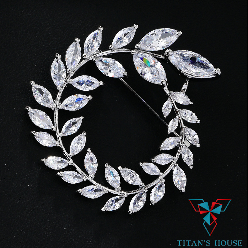 Trâm cài áo lá nguyệt quế đá Zircon - Titan's House - TC036T